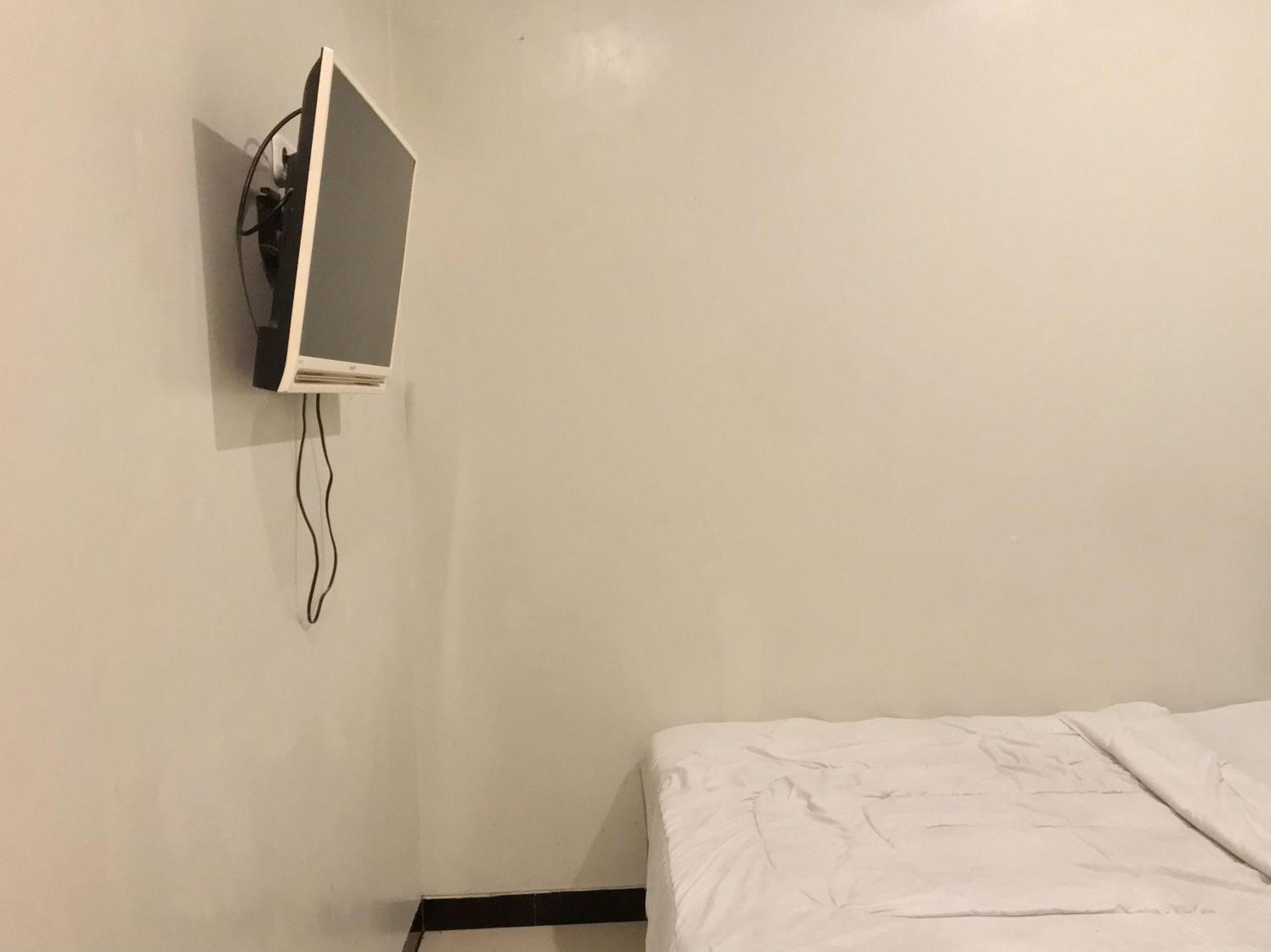 Hotel Gangnam Style Mitra Reddoorz Near Merr 2*